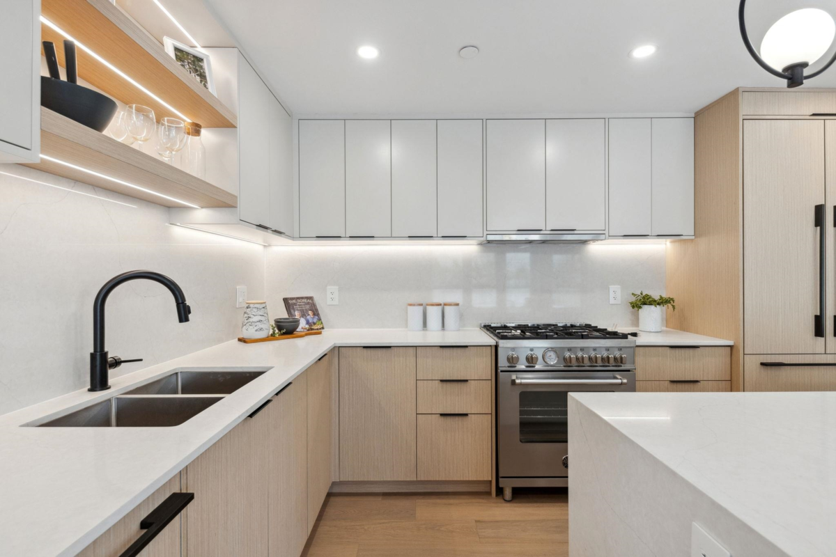 Walk-In Closet Photo of 3383 Victoria Drive, Vancouver, BC