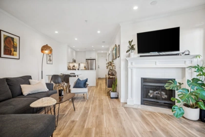 Front exterior of 305 688 E 16th Avenue, Vancouver, BC