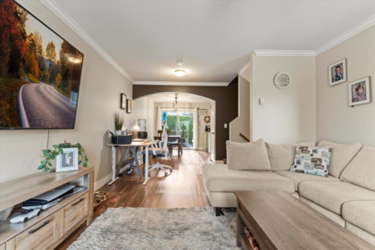 Kitchen Island Photo of 41 46778 Hudson Road, Chilliwack, BC