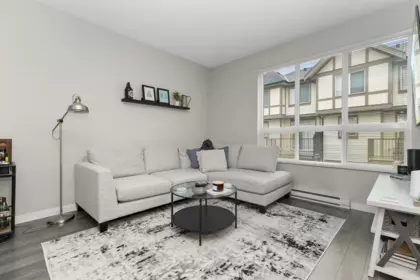 Entry Foyer Photo of 32 7848 209 Street, Langley, BC