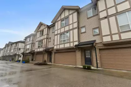 32 7848 209 Street, Langley, BC, Langley — Townhouse for sale