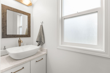 Primary Bathroom Photo of 146 46360 Valleyview Road, Chilliwack, BC