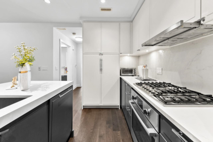 7599 Yukon Street, Vancouver, BC