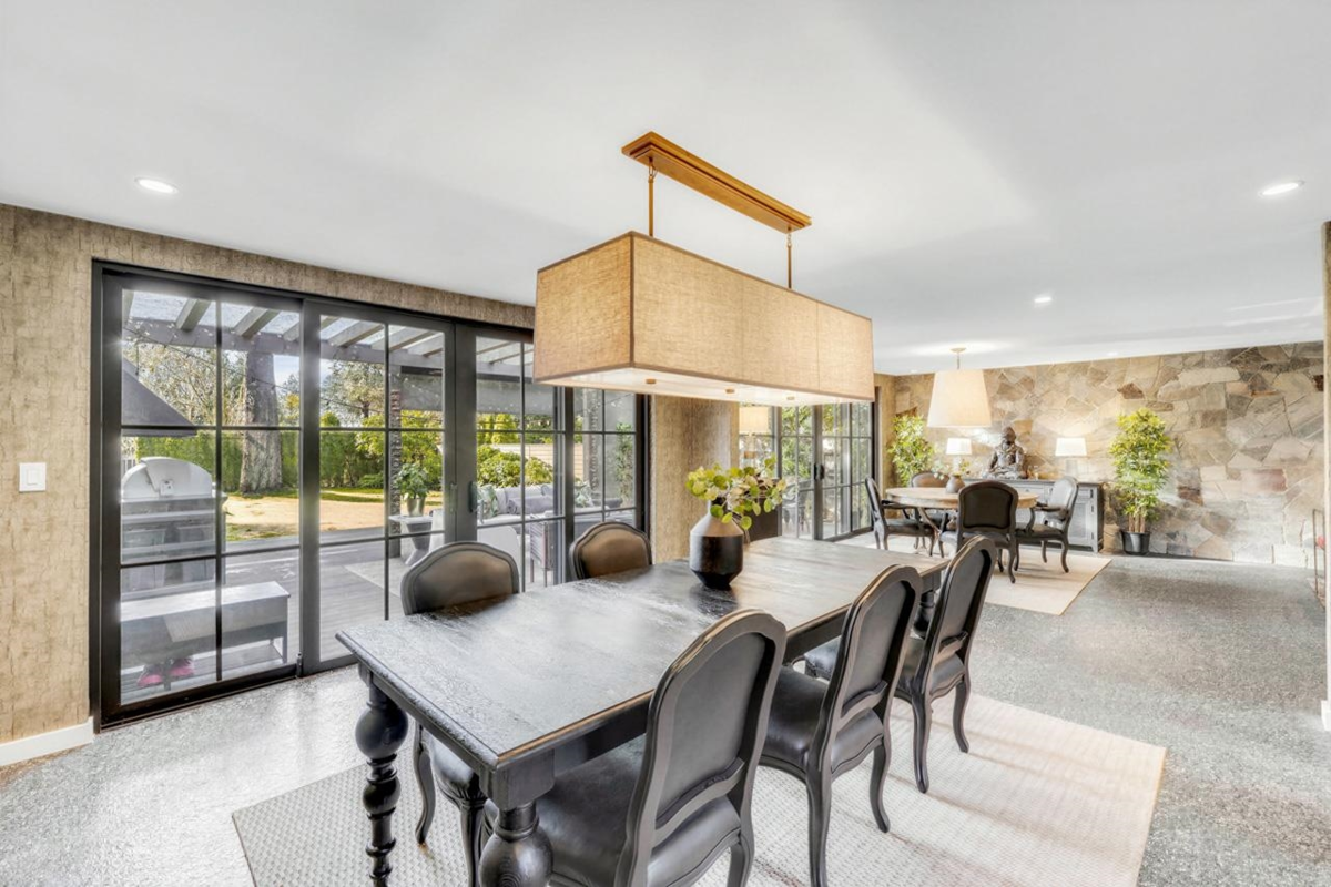 Breakfast Nook Photo of 4178 Doncaster Way, Vancouver, BC