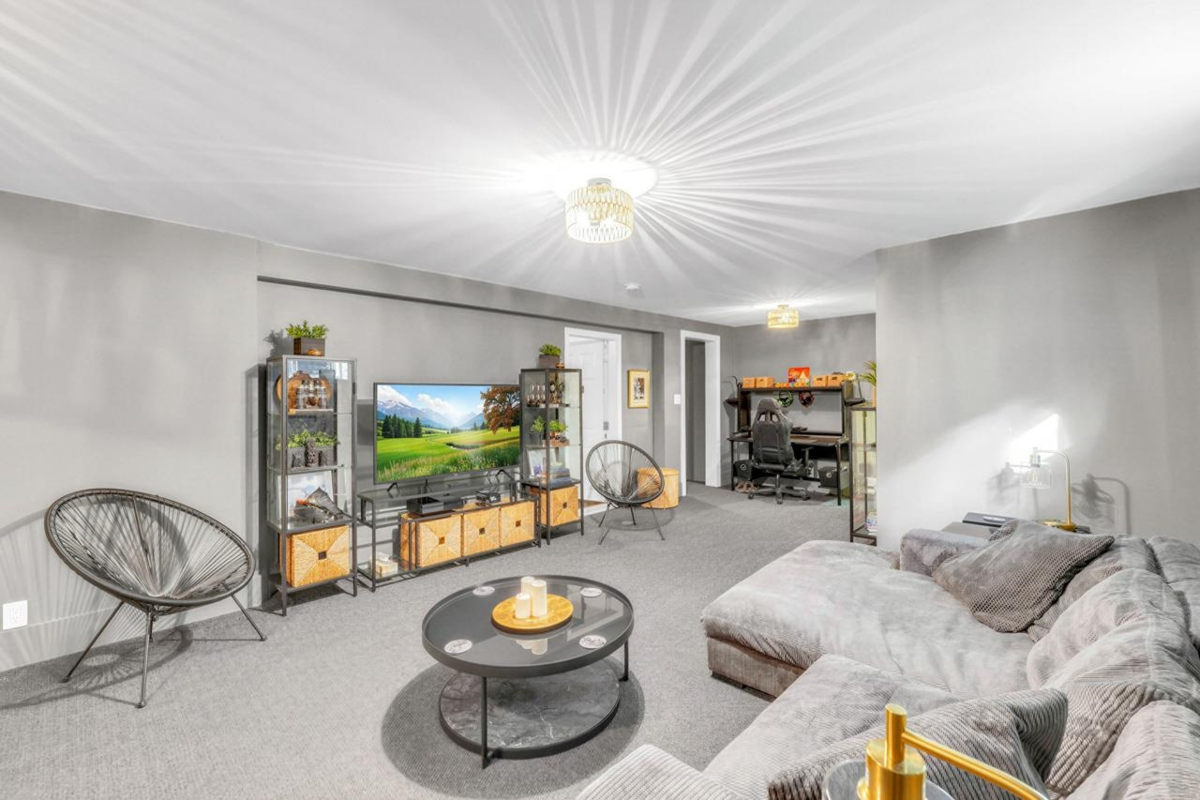 Hot Tub / Spa Photo of 4178 Doncaster Way, Vancouver, BC