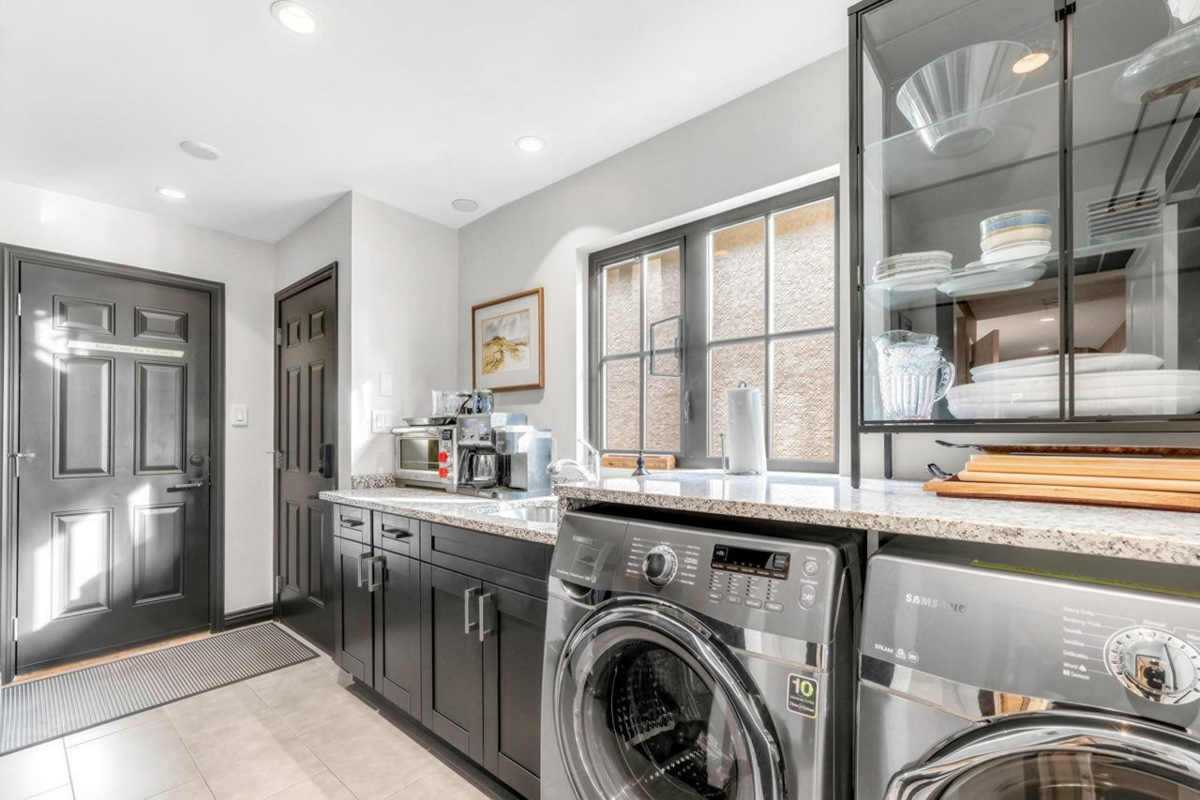 Loft / Bonus Room Photo of 4178 Doncaster Way, Vancouver, BC