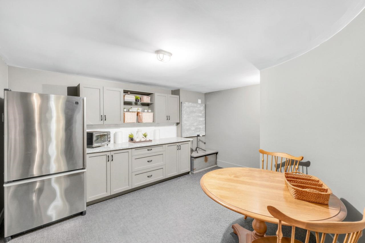 Swimming Pool Photo of 4178 Doncaster Way, Vancouver, BC