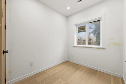 Powder Room Photo of 4 5115 Buxton Street, Burnaby, BC