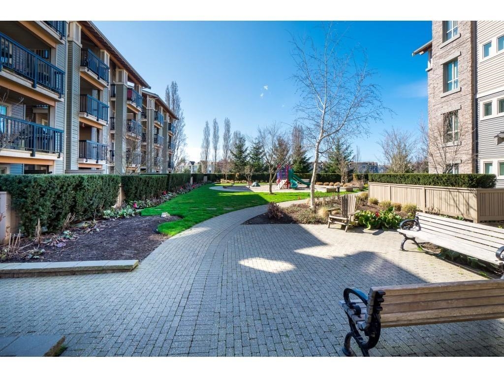 Primary Bathroom Photo of 402 5655 210a Street, Langley, BC