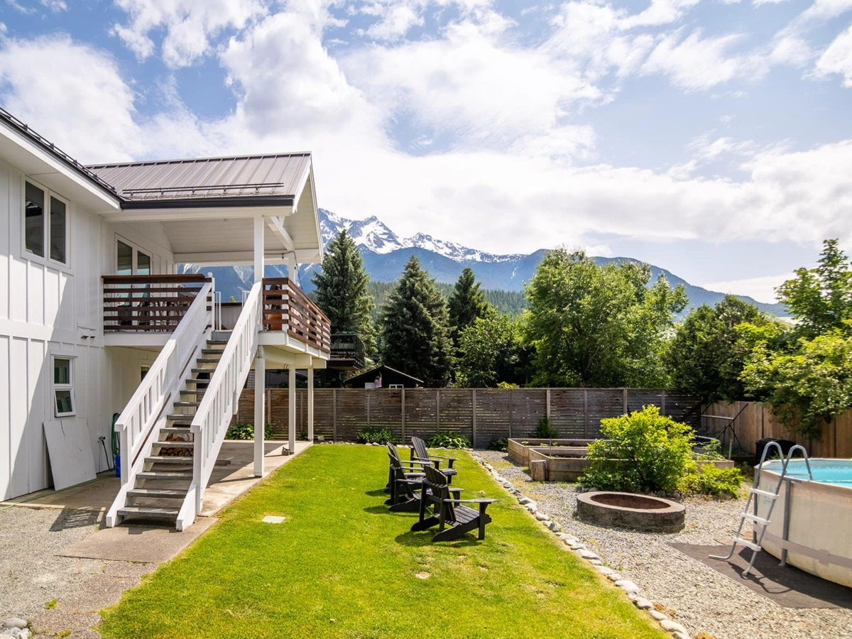 Hot Tub / Spa Photo of 7403 Harrow Road, Pemberton, BC