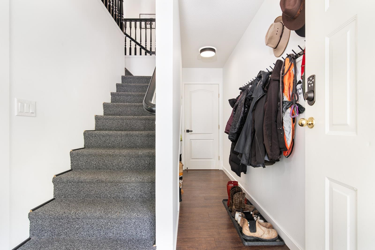 Laundry Room Photo of 7403 Harrow Road, Pemberton, BC