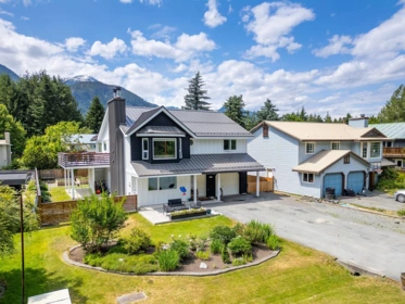 7403 Harrow Road, Pemberton, BC, Pemberton — 4 bed single family residence for sale