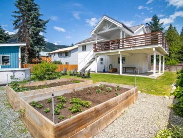 Front Yard Photo of 7403 Harrow Road, Pemberton, BC