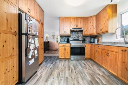 Kitchen Island Photo of 7403 Harrow Road, Pemberton, BC