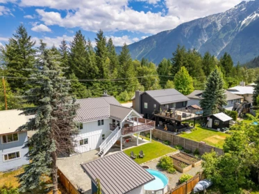 7403 Harrow Road, Pemberton, BC, Pemberton — Single Family Residence for sale