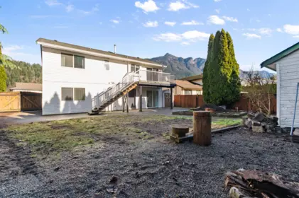 Outdoor Kitchen Photo of 65512 Dogwood Drive, Hope, BC