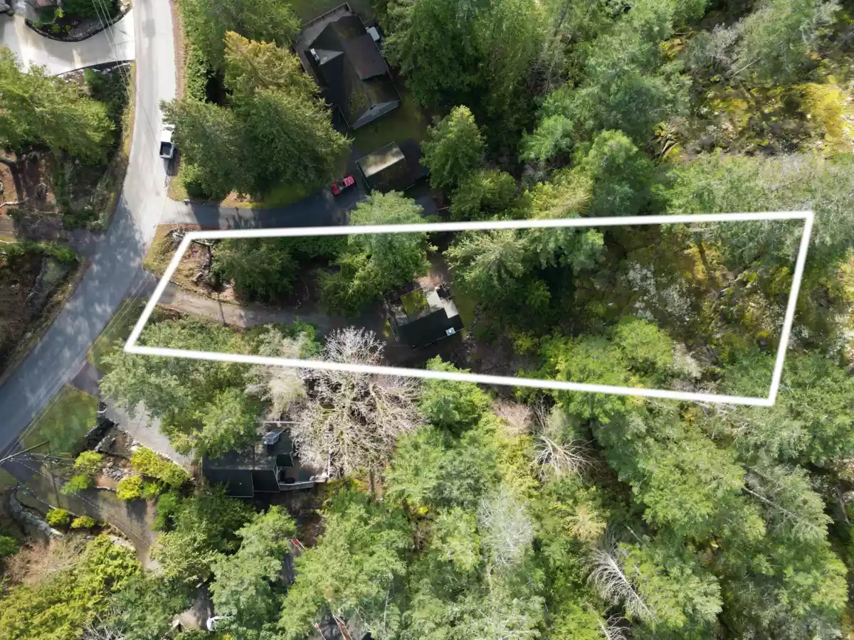 Garden / Landscaping Photo of 13489 Lee Road, Pender Harbour, BC