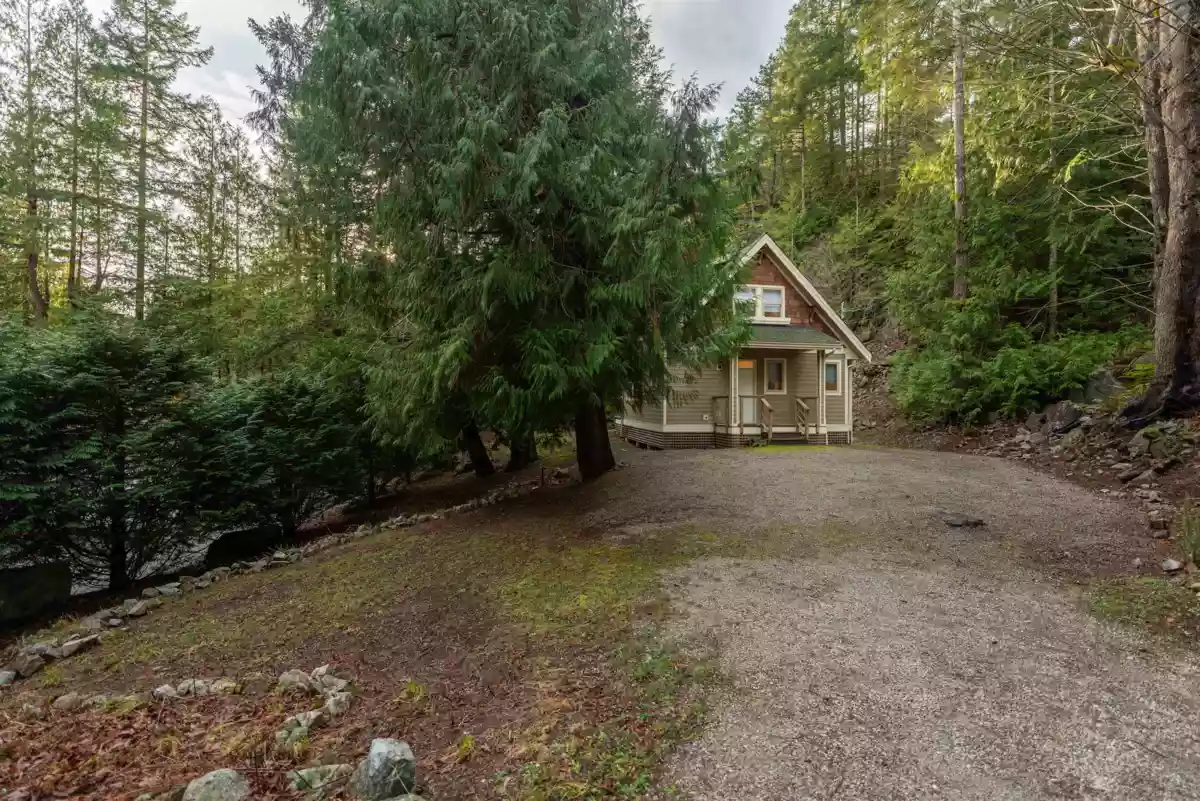 Hallway Photo of 13489 Lee Road, Pender Harbour, BC