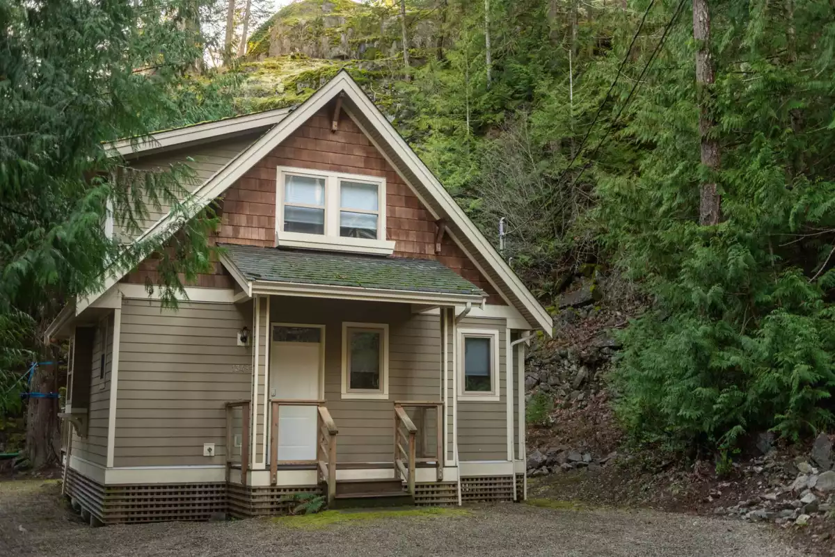 Laundry Room Photo of 13489 Lee Road, Pender Harbour, BC