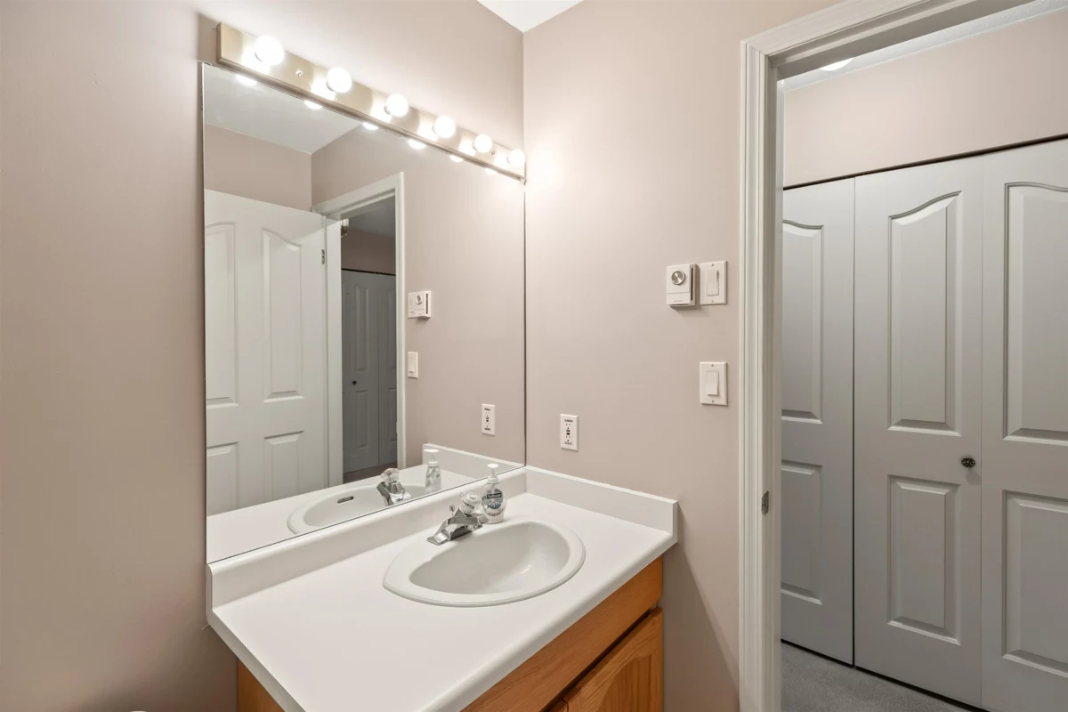 Mudroom Photo of 39 3115 Trafalgar Street, Abbotsford, BC