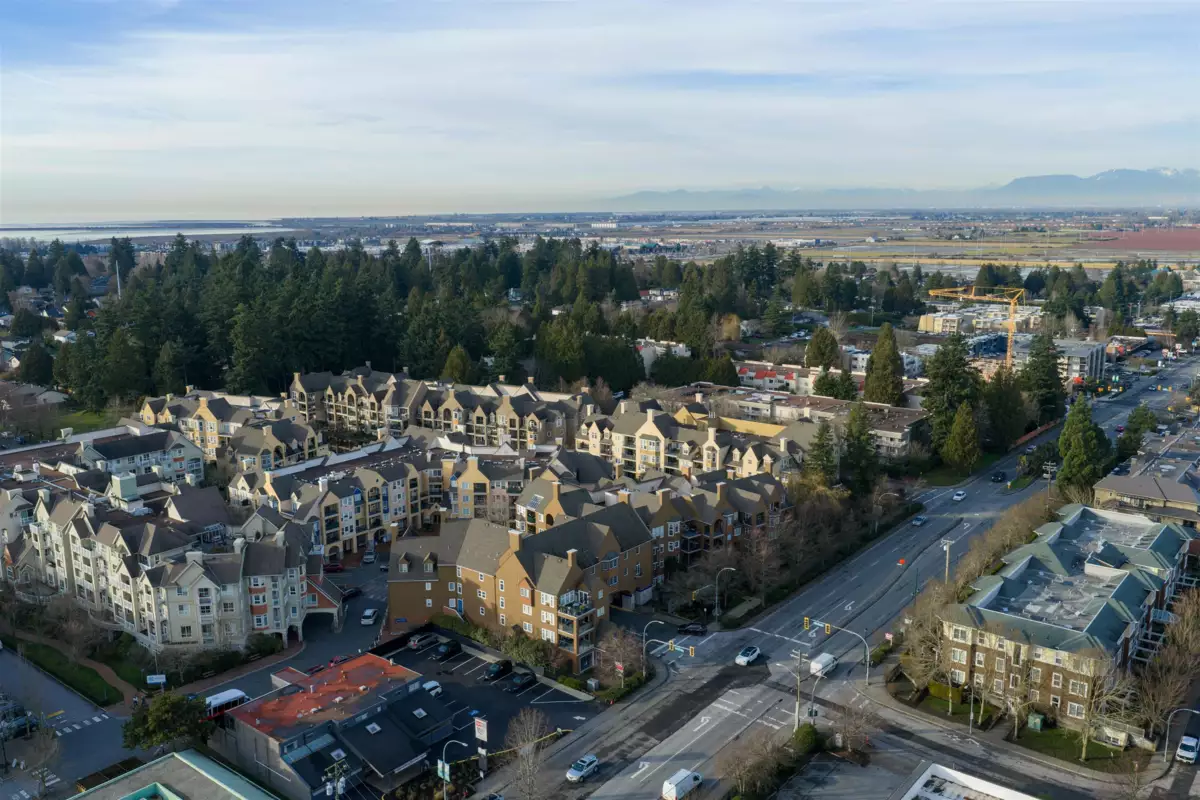 Garden / Landscaping Photo of 109 1369 56 Street, Tsawwassen, BC