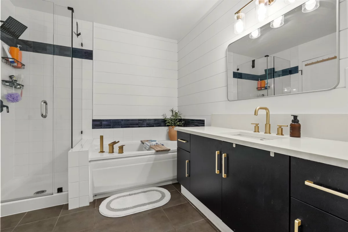 Guest Bathroom Photo of 109 1369 56 Street, Tsawwassen, BC