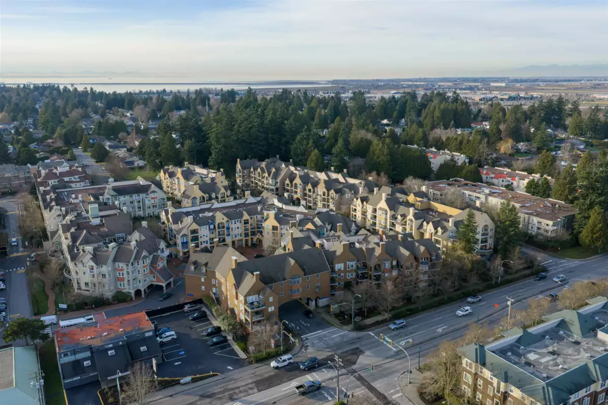 Hot Tub / Spa Photo of 109 1369 56 Street, Tsawwassen, BC