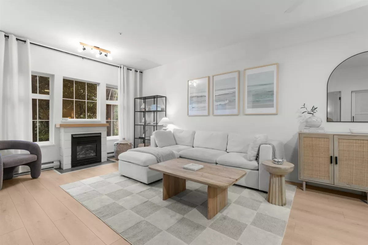 Living Room Photo of 109 1369 56 Street, Tsawwassen, BC