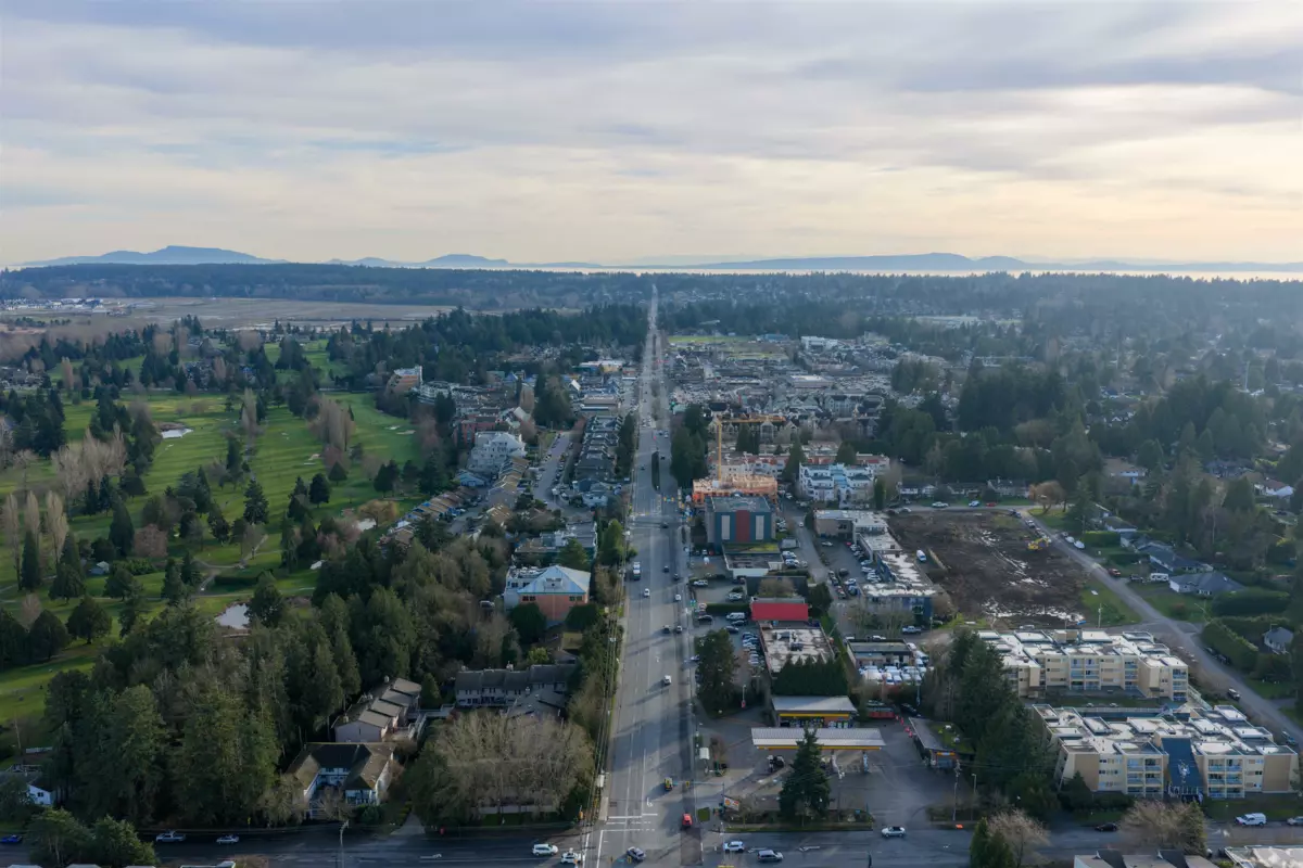 Outdoor Deck Photo of 109 1369 56 Street, Tsawwassen, BC