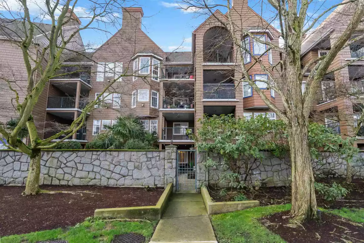 Staircase Photo of 109 1369 56 Street, Tsawwassen, BC