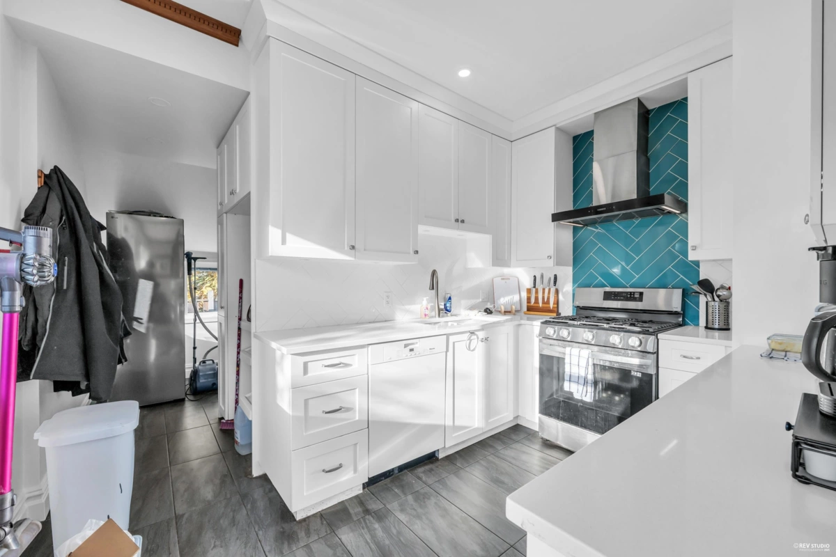 Basement Recreation Room Photo of 237 Sandringham Avenue, New Westminster, BC