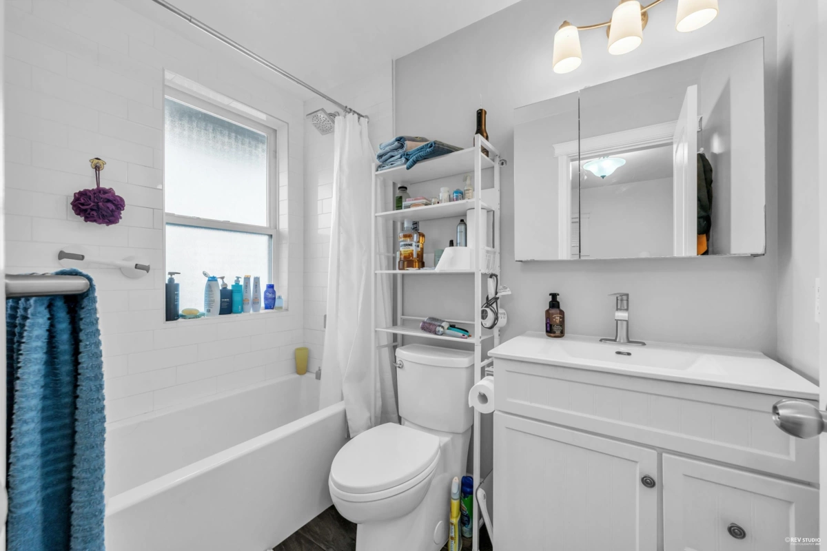 Breakfast Nook Photo of 237 Sandringham Avenue, New Westminster, BC