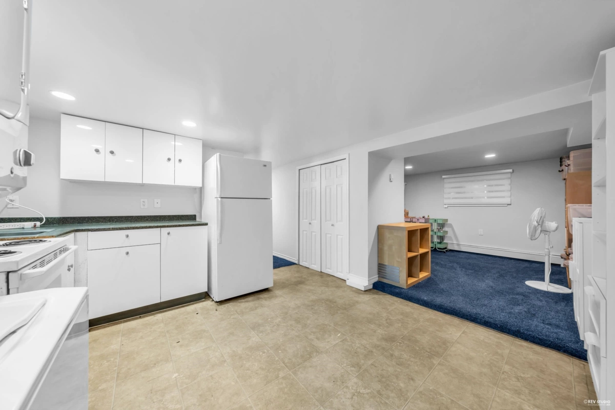 Outdoor Patio Photo of 237 Sandringham Avenue, New Westminster, BC