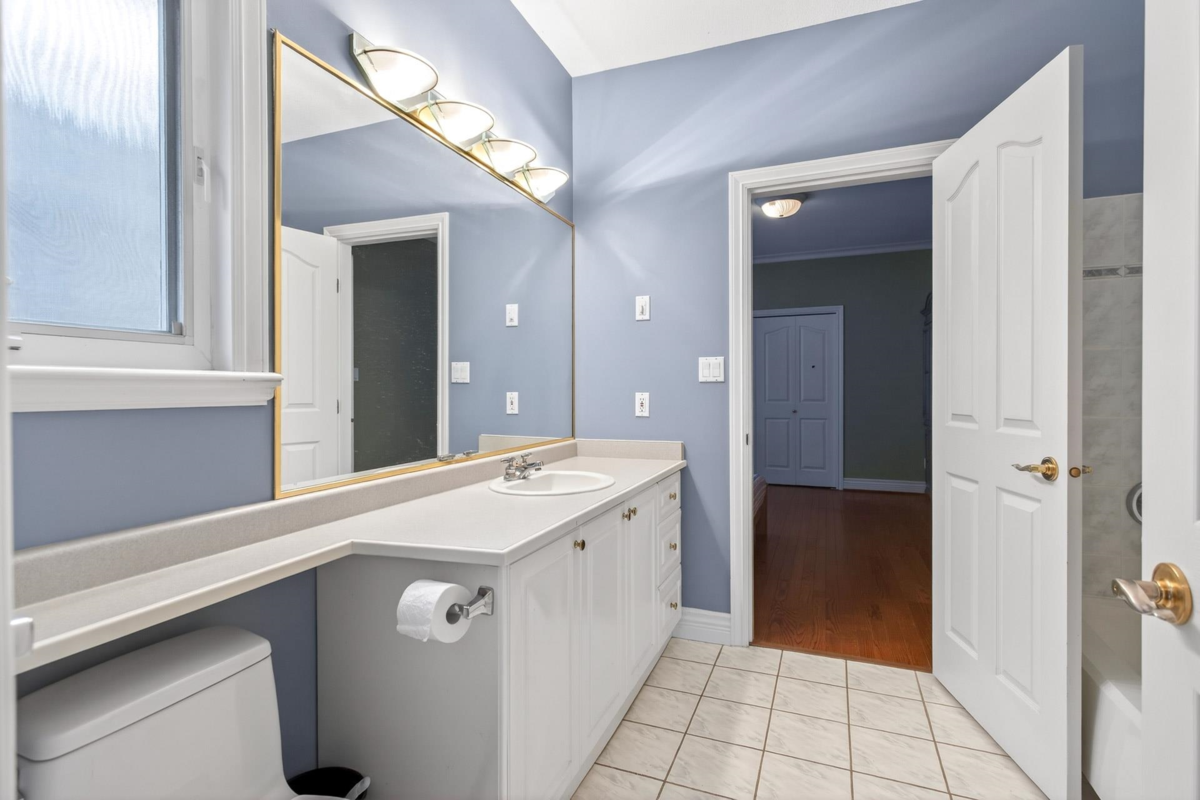 Laundry Room Photo of 8260 Claysmith Road, Richmond, BC