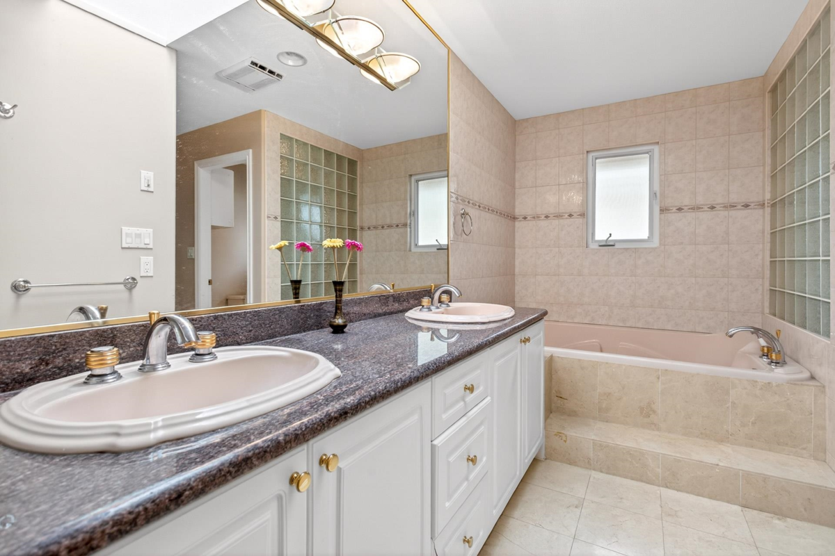 Outdoor Deck Photo of 8260 Claysmith Road, Richmond, BC