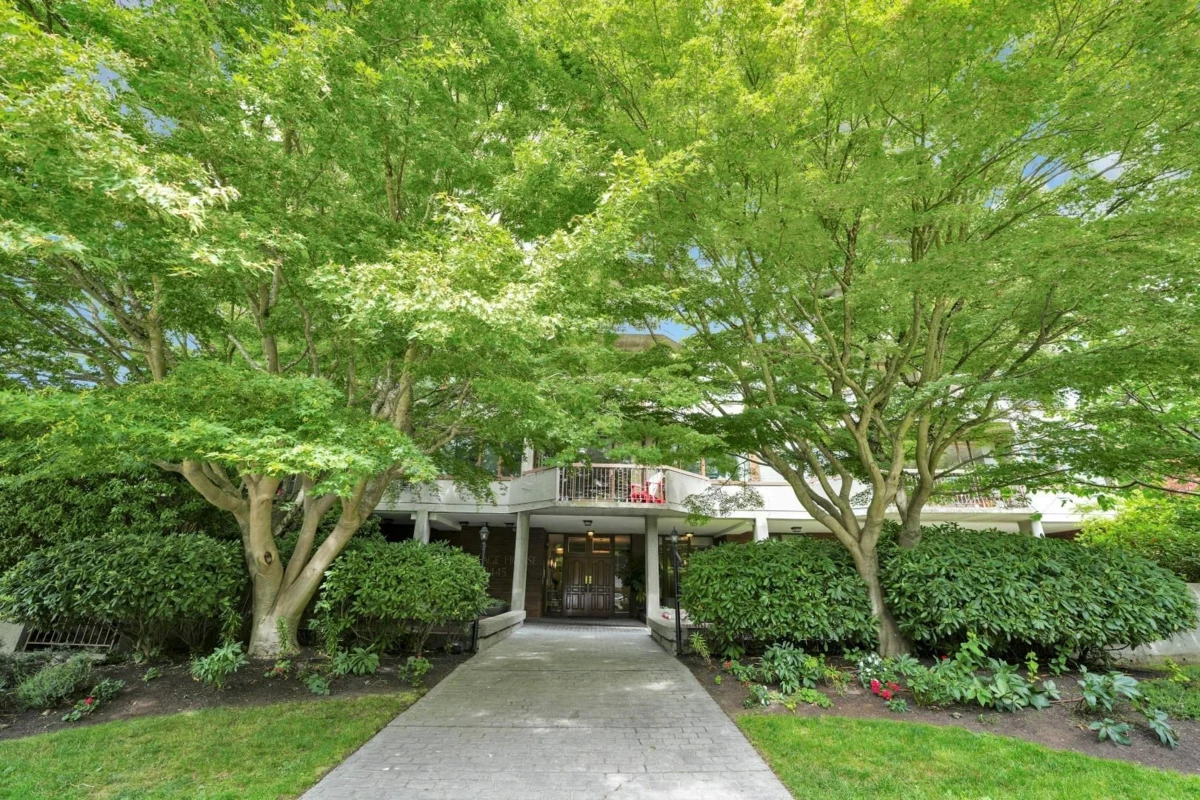 Mudroom Photo of 1104 2445 W 3rd Avenue, Vancouver, BC