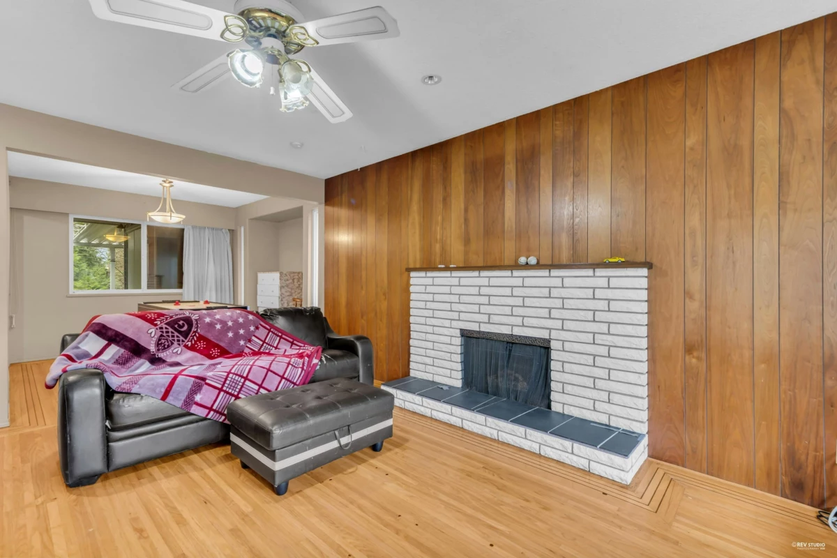 Breakfast Nook Photo of 12521 Grove Crescent, Surrey, BC