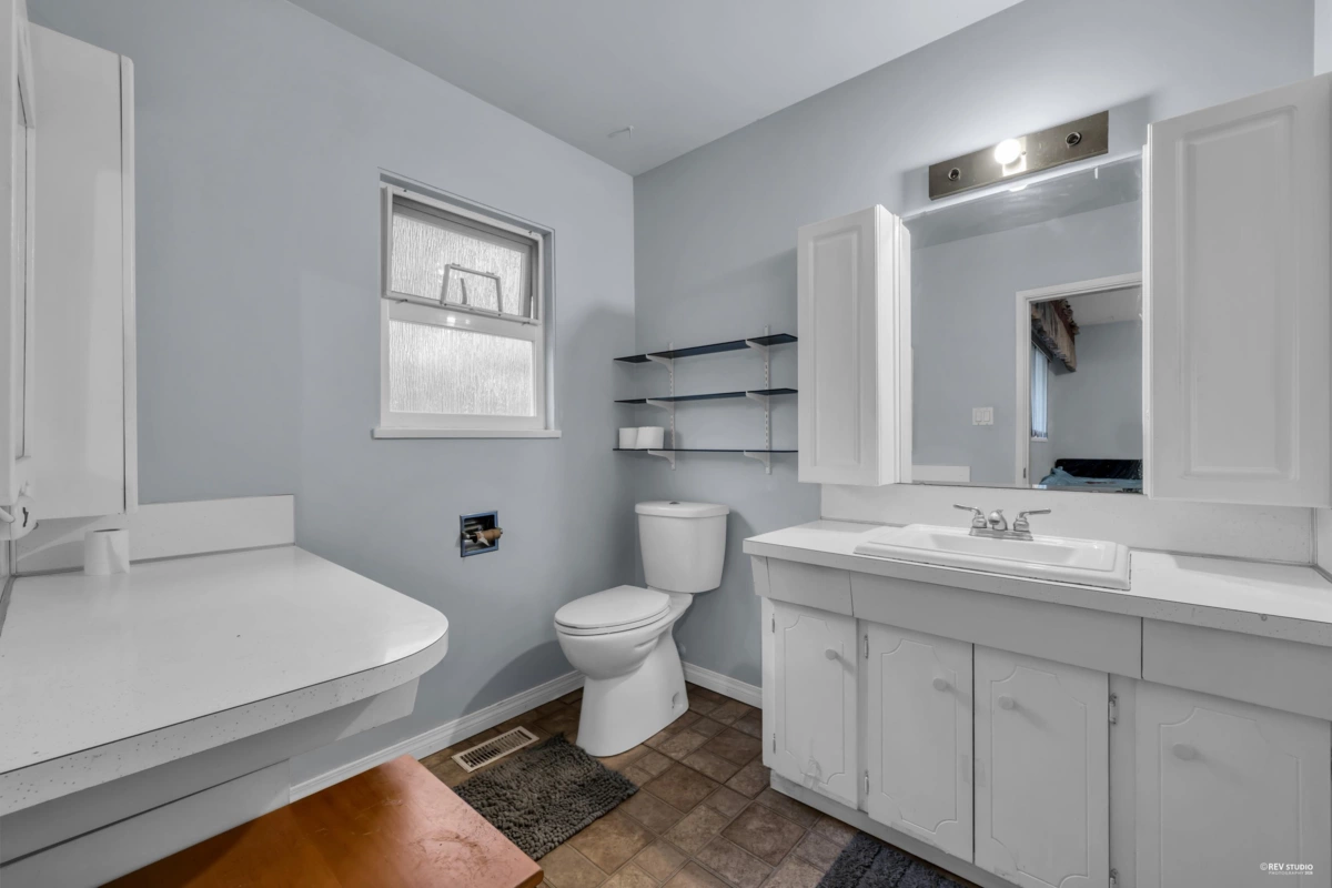 Garage Interior Photo of 12521 Grove Crescent, Surrey, BC