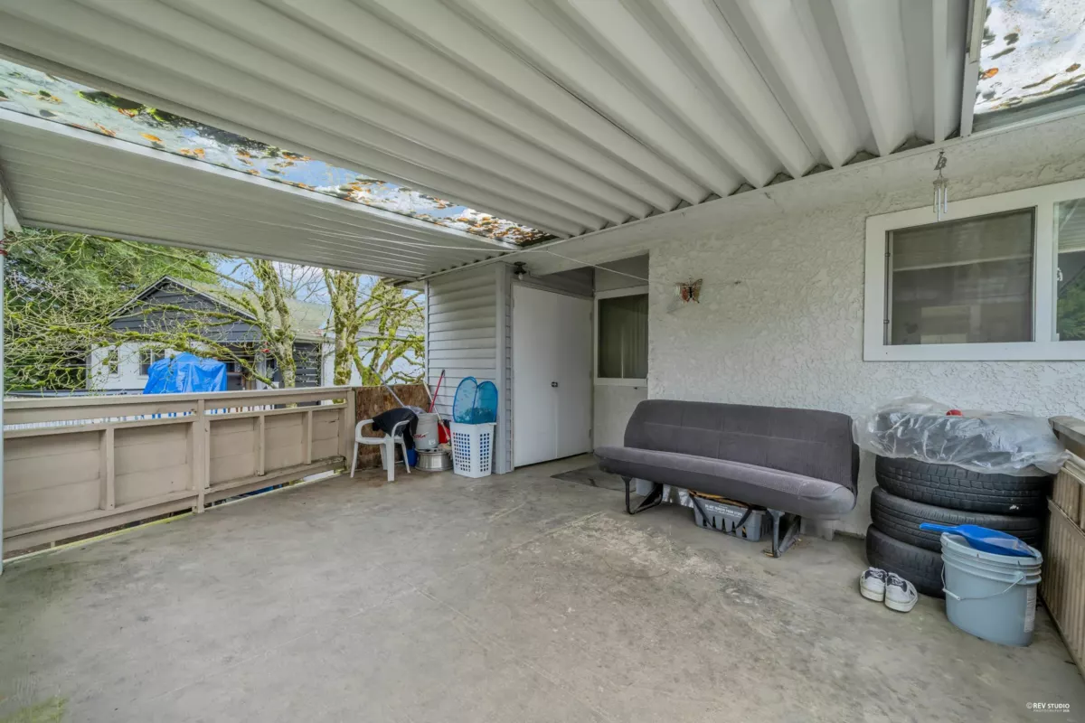 Outdoor Kitchen Photo of 12521 Grove Crescent, Surrey, BC