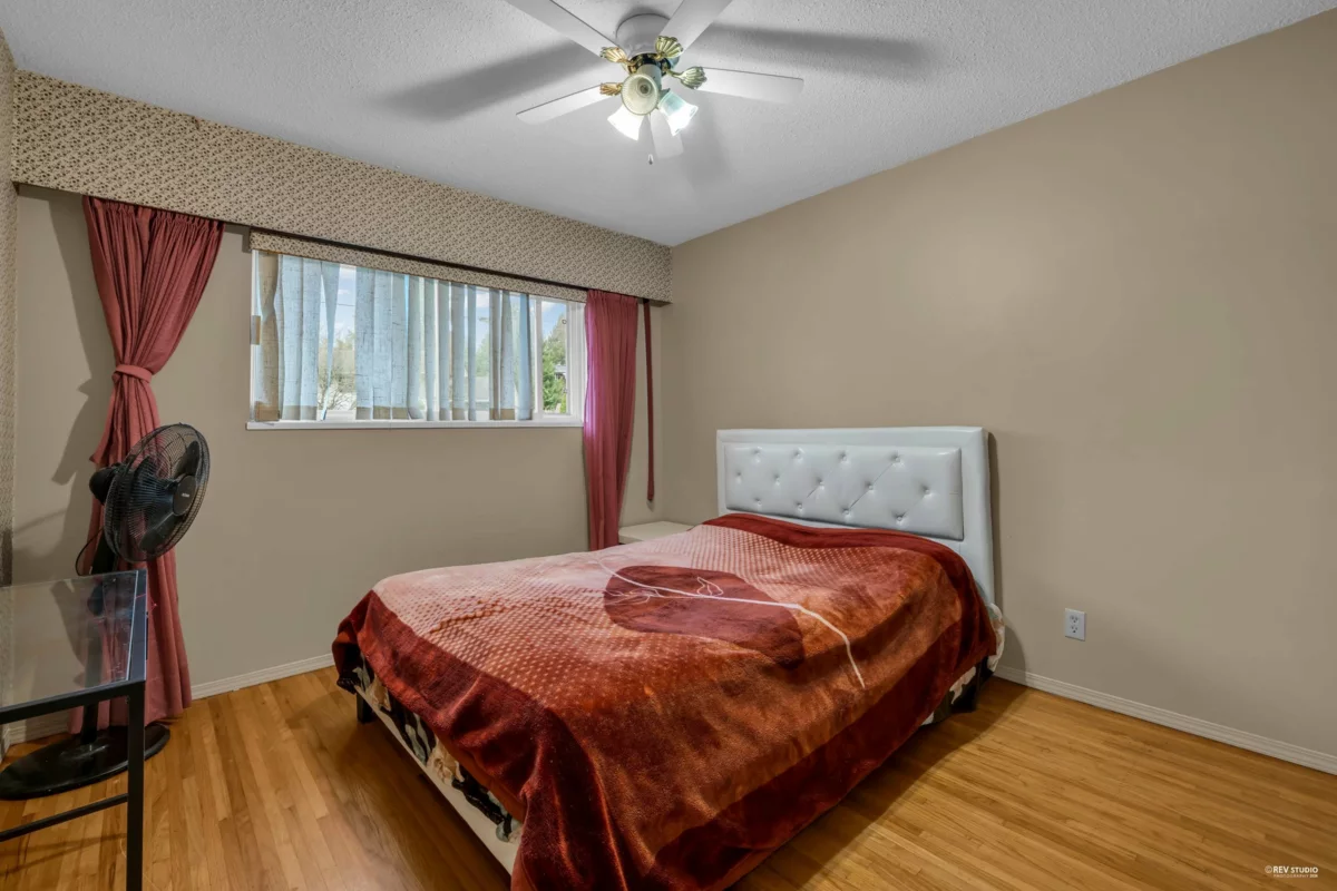 Swimming Pool Photo of 12521 Grove Crescent, Surrey, BC