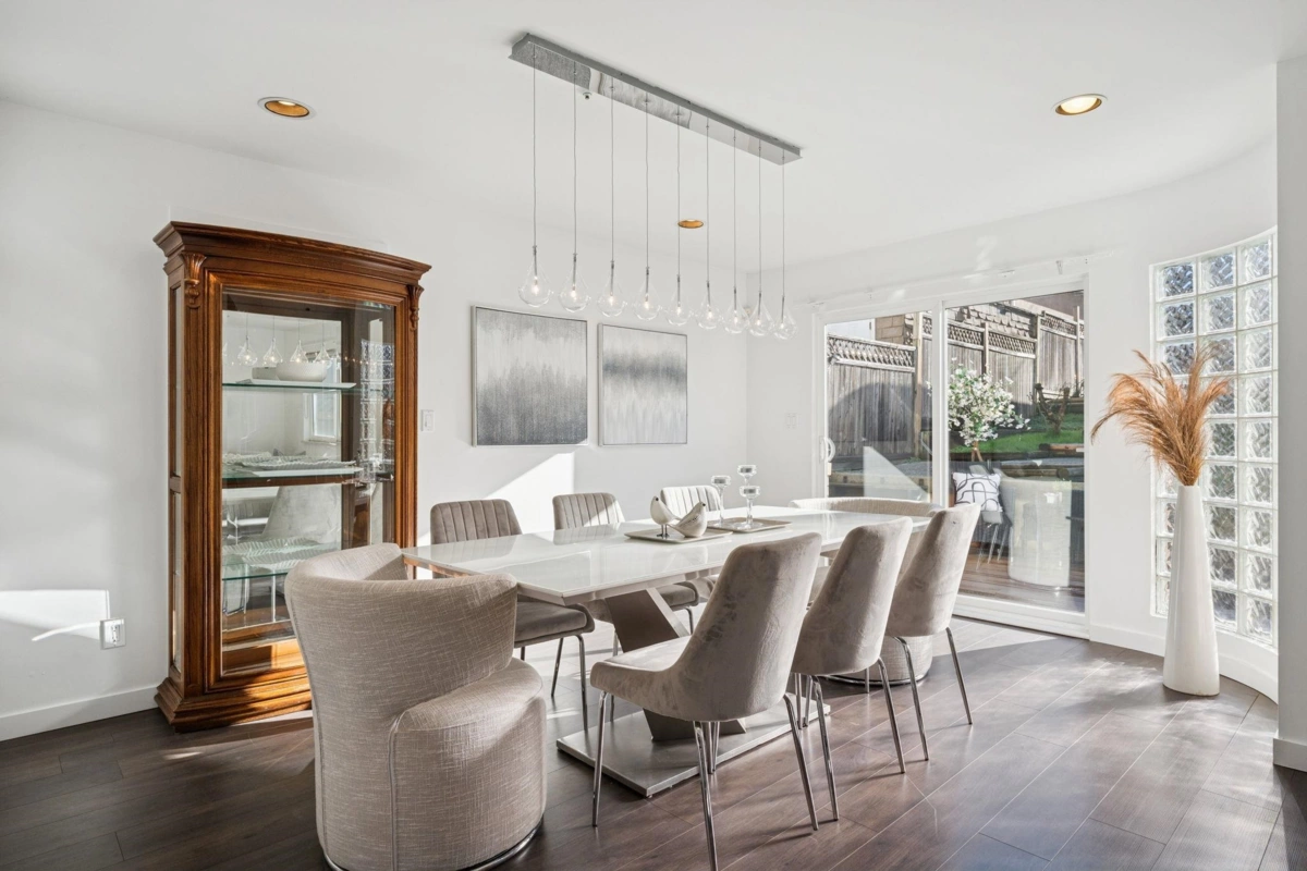 Breakfast Nook Photo of 2748 E 23rd Avenue, Vancouver, BC