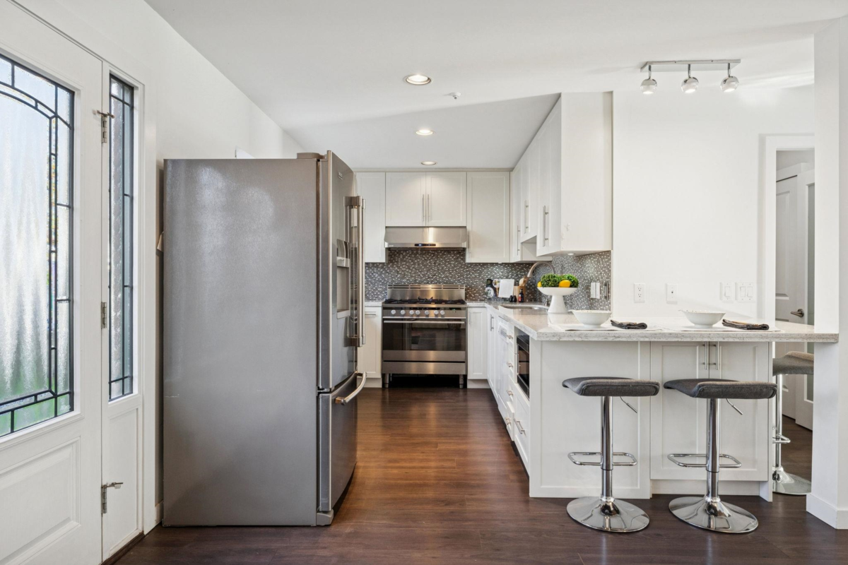 Kitchen Island Photo of 2748 E 23rd Avenue, Vancouver, BC