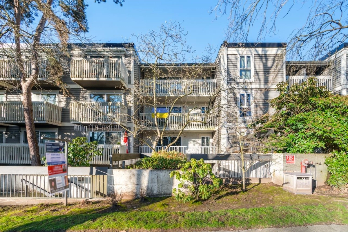 Bedroom 3 Photo of 101 1545 E 2nd Avenue, Vancouver, BC