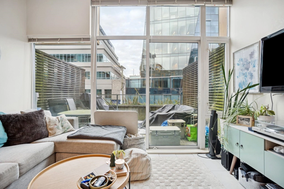 Kitchen Island Photo of 205 522 8th Avenue, Vancouver, BC