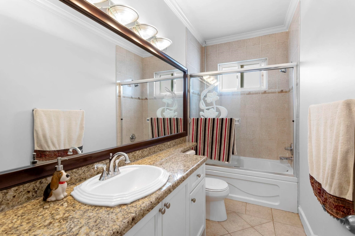 Mudroom Photo of 9416 Wallace Crescent, Surrey, BC