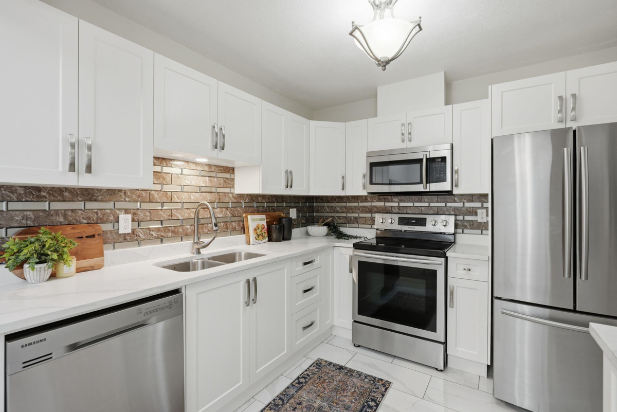 Living Room Photo of 311 2414 Church Street, Abbotsford, BC