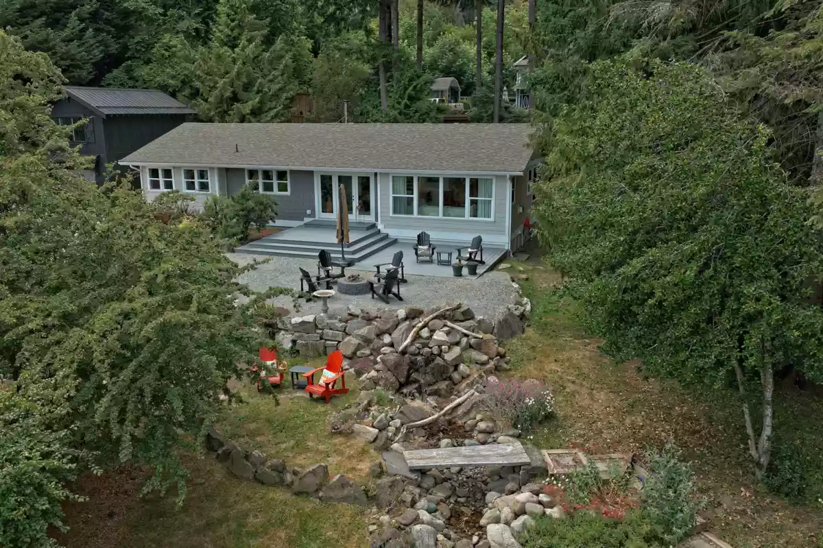 Family Room Photo of 118 Douglas Road, Salt Spring Island, BC