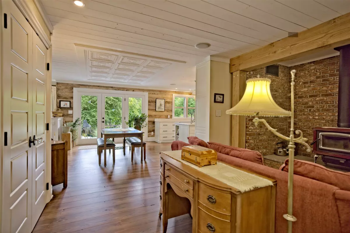 Powder Room Photo of 118 Douglas Road, Salt Spring Island, BC