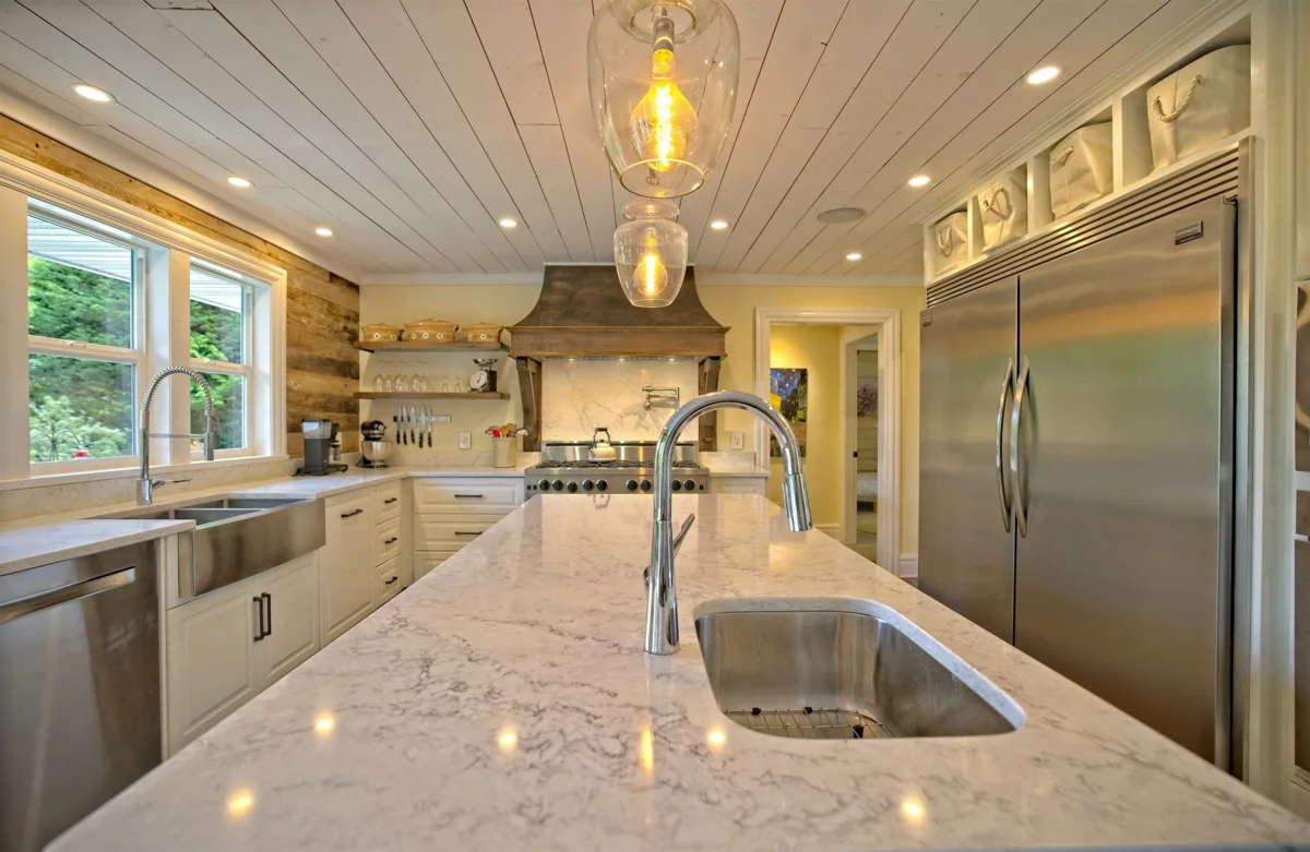 Primary Bathroom Photo of 118 Douglas Road, Salt Spring Island, BC