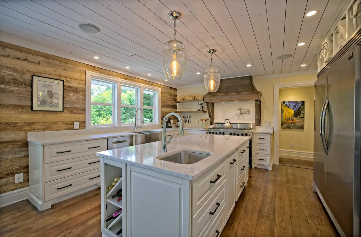 Primary Bedroom Photo of 118 Douglas Road, Salt Spring Island, BC